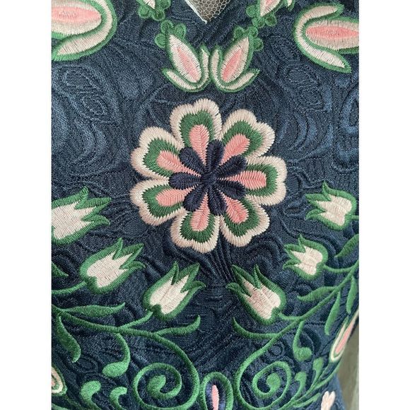 💙 Comino Couture Embroidered Lace Dress - Picture 10 of 16